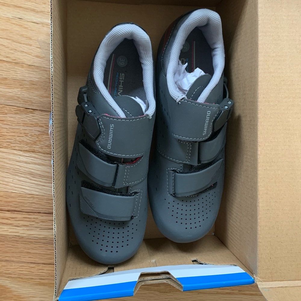 Shimano cycling shoes with clips attached size 39
